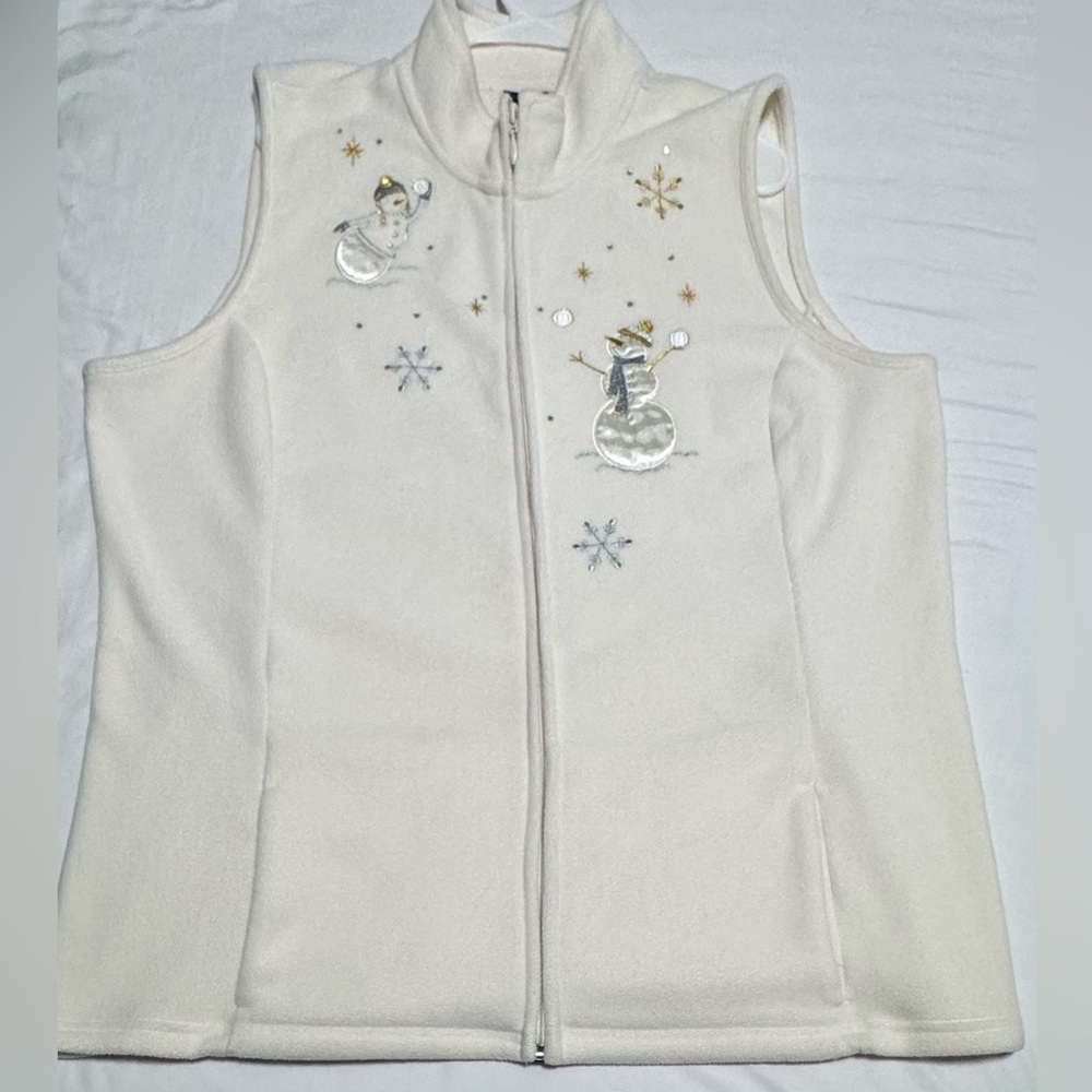 Basic Editions ivory Vest with Snowman Embroidery